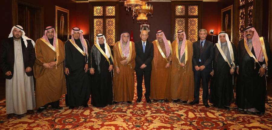 رئيس الديوان الملكي يلتقي وجهاء وشيوخ قبيلة بني حميدة برئاسة الشيخ عبدالمجيد الرواحنة