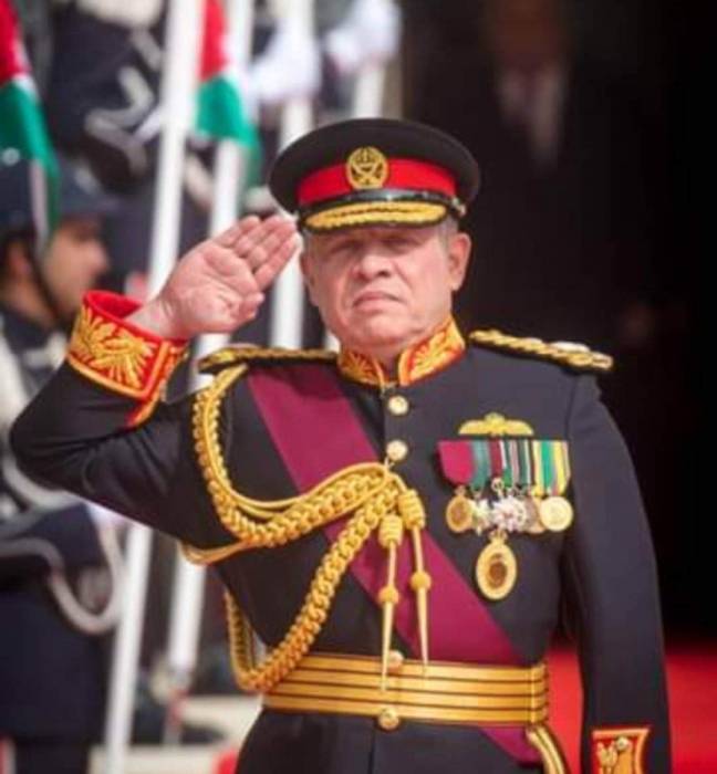 رئيس وأعضاء بلدية العامرية  يهنئون جلالة الملك عبدالله الثاني بعيد ميلاد 61