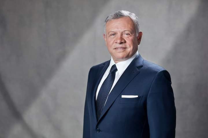 مدير عام وأسرة مستشفى الجامعة الأردنية يهنئون صاحب الجلالة الهاشمية بعيد ميلاده الواحد والستين