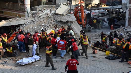 ارتفاع حصيلة ضحايا تفجير مسجد شرطة بيشاور في باكستان إلى 83 قتيلا