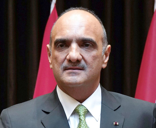 رئيس الوزراء يصدر بلاغا بتعديل أمر الدفاع رقم 28 وتمديده حتى نهاية نيسان المقبل