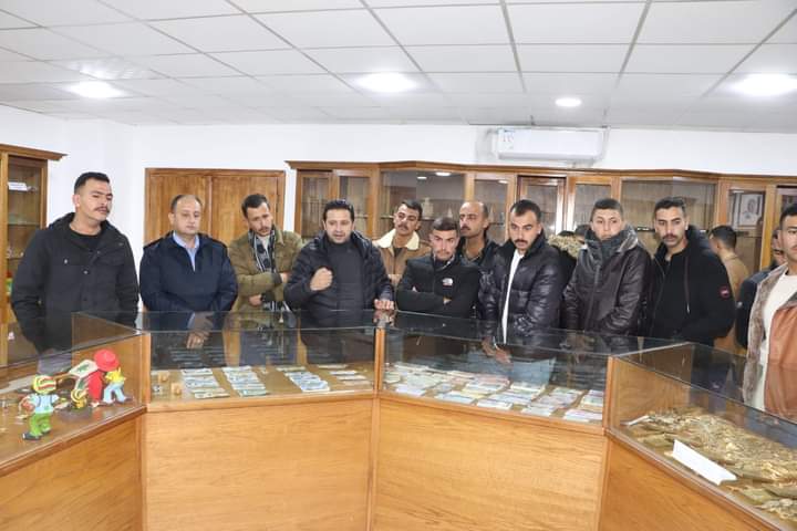 وفد من الضباط الجدد يزورون ادارة مكافحة المخدرات