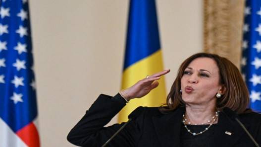 هاريس تشارك الأربعاء في جنازة شاب قضى نتيجة اعتداء شرطيين عليه بالضرب