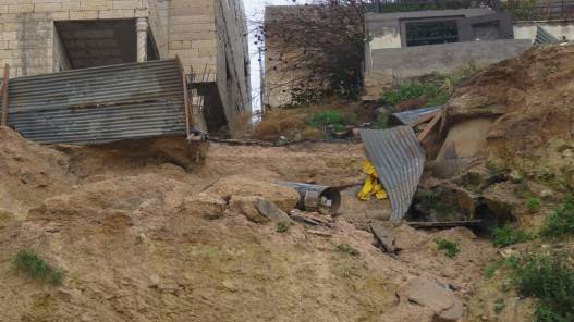 إغلاق شارع في محافظة جرش لوجود تصدعات أدت لانهياره