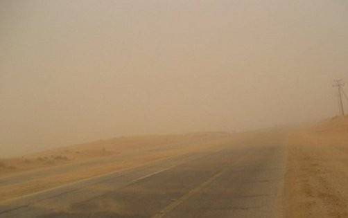 قوات البادية: مدى الرؤية الافقية بالرويشد 10 امتار بسبب الغبار