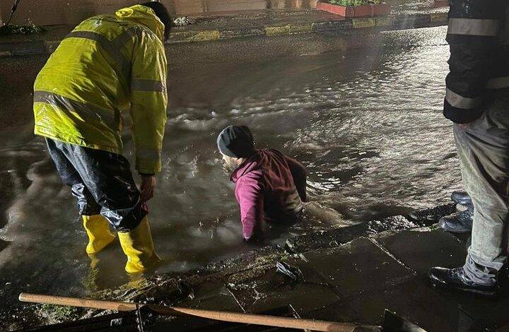 صورة لعمال بلدية إربد تثير جدلا واسعا...ما القصة؟