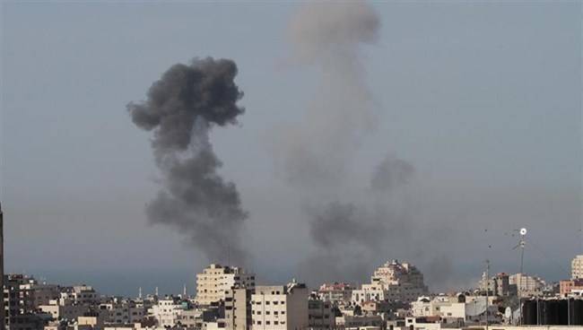 قوات الاحتلال الإسرائيلي تقصف مناطق في قطاع غزة