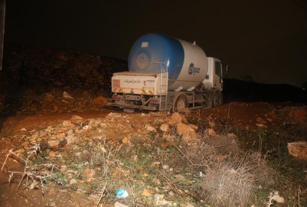 انتشال صهريج أوكسجين علق في أيدون