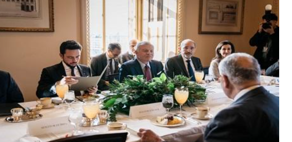 الملك يلتقي قيادات مجلس الشيوخ الأميركي