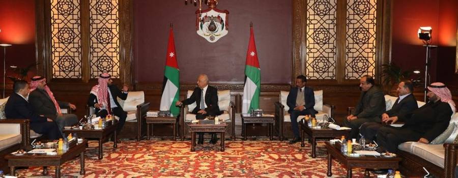 العيسوي يلتقي مجموعة من اهالي ووجهاء قضاء الموجب التابع لمحافظة الكرك