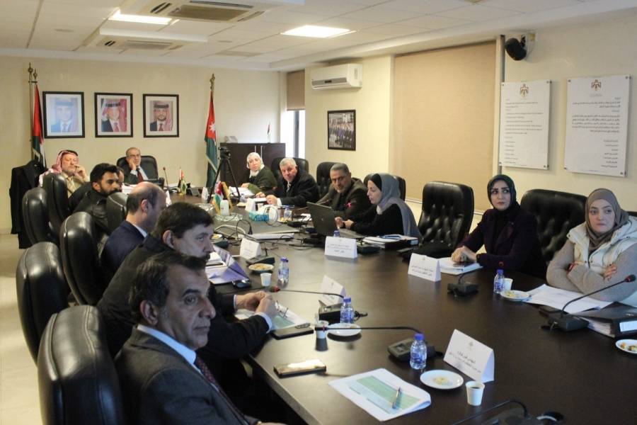 النقل تبحث المشروع الحضري في إربد والزرقاء