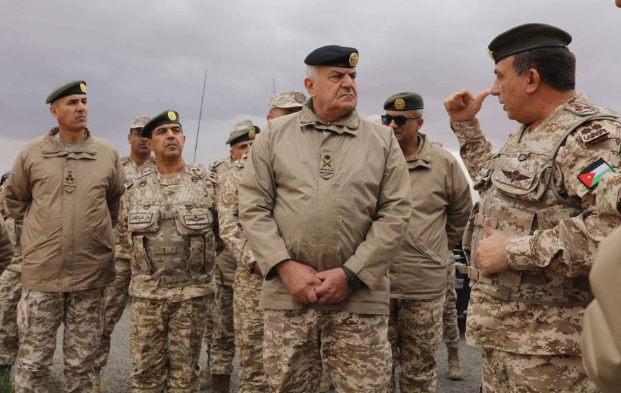 الحنيطي يتفقد مرتبات حرس الحدود في المنطقة العسكرية الشرقية في ظل الظروف الجوية السائدة...صور