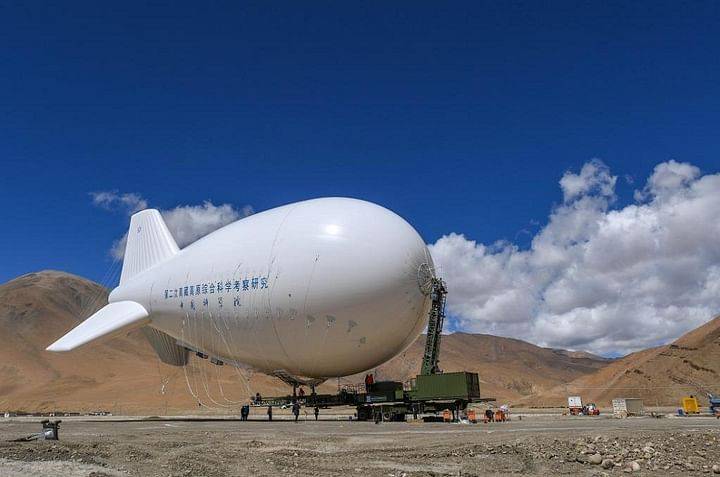 الشرطة الأمريكية تطالب السكّان بعدم إطلاق النار على المنطاد الصيني