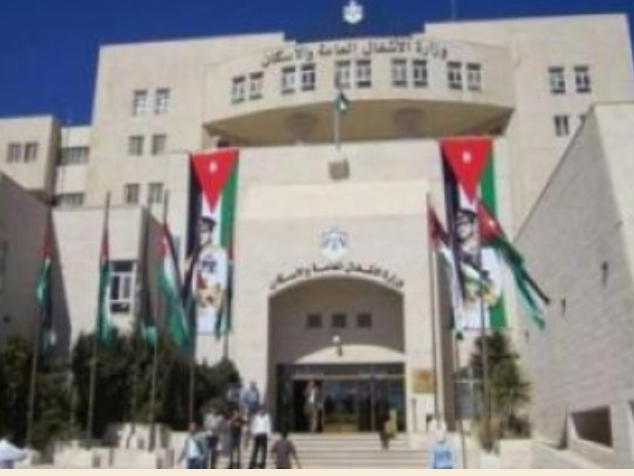 الأشغال تتعامل مع 78 بلاغًا خلال الظروف الجوية الماضية