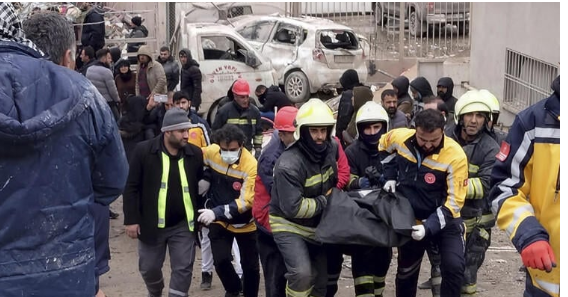 أول الزعماء العرب المعزين للأسد