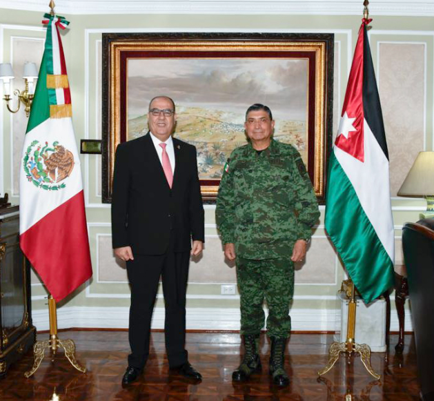 السفير الخالدي يلتقي وزير الدفاع الوطني المكسيكي