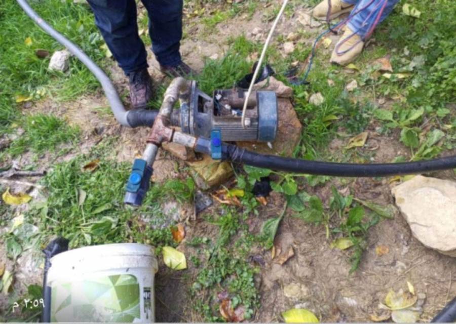 المياه : ضبط وردم بئر مخالف و اعتداءات خطوط على نبعة مياه في جرش لبيع صهاريج مخالفة