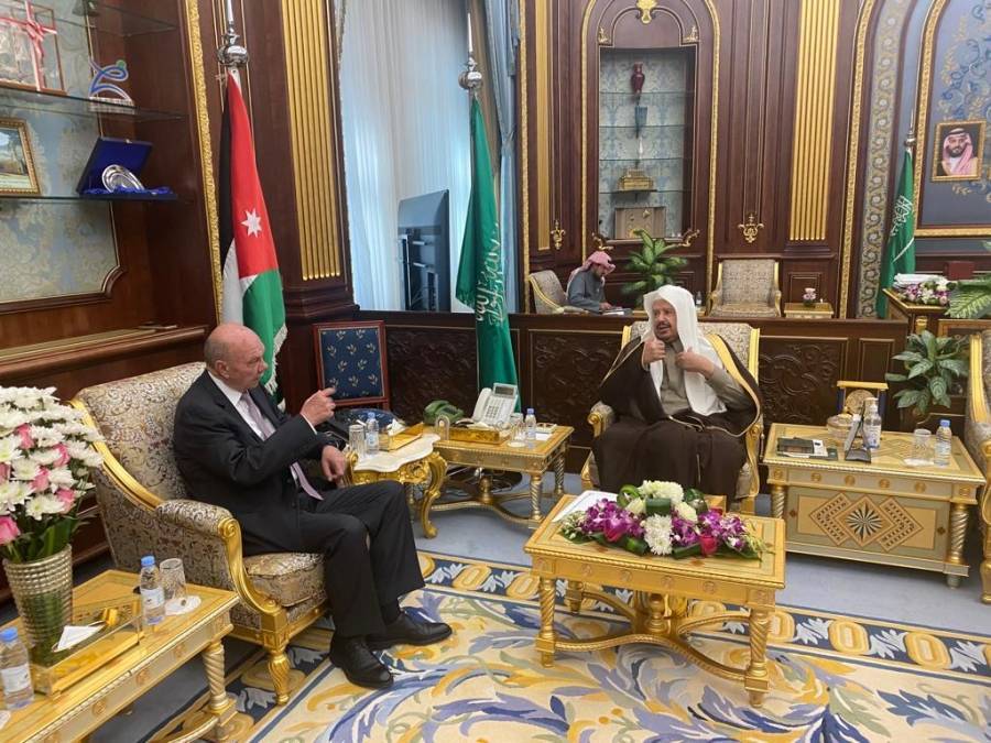 الفايز يثمن دعم السعودية للوصاية الهاشمية