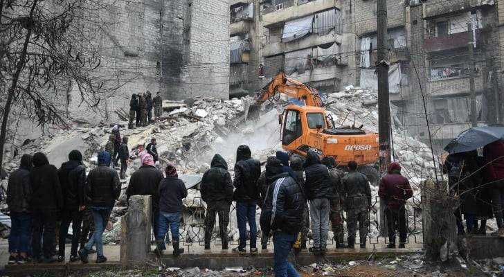 الأردن يبدأ التنسيق لإرسال ألبسة ومواد غذائية إلى سوريا وتركيا