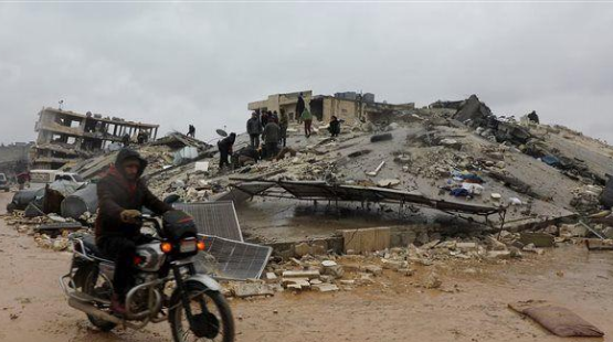 الهلال الأحمر السوري: نحتاج معدات ثقيلة وسيارات إسعاف