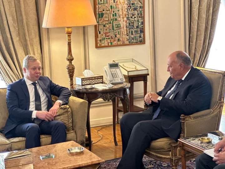 وزير الخارجية المصري يستقبل المبعوث الأوروبي لعملية السلام في الشرق الأوسط