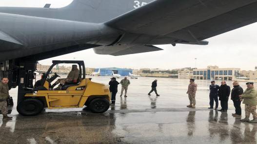 أول طائرة إغاثة أردنية محملة بمعدات إنقاذ ومواد لوجستية وطبية تغادر إلى سوريا وتركيا