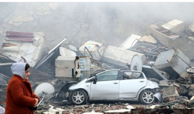 من يستطيع التنبؤ بالزلازل؟.. عالم مصري شهير يوضح