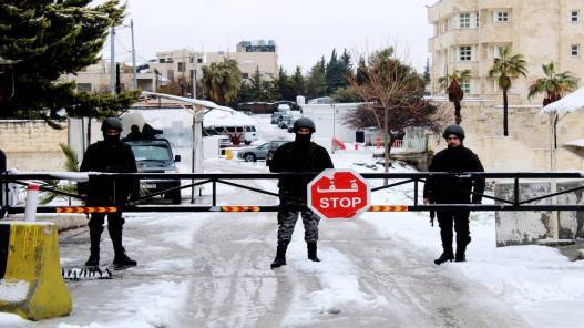 الأمن العام: إغلاق طريقي المغير في الرمثا ووادي القمر في الزرقاء احترازيا