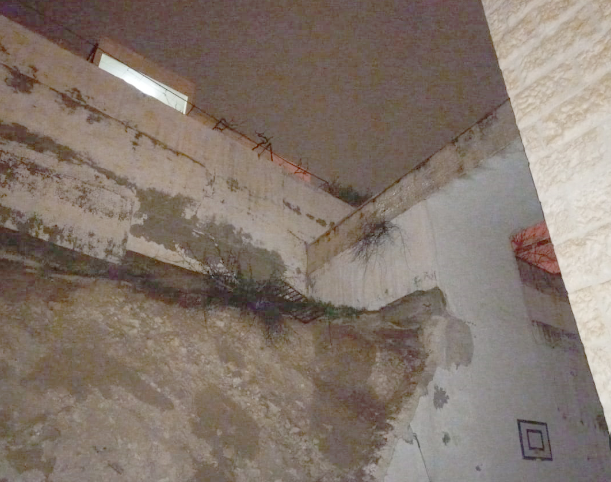 جرش: إخلاء منزلين لانهيار جدرانهما