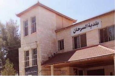 سقوط سور منزل في بلدية السرحان دون تسجيل إصابات