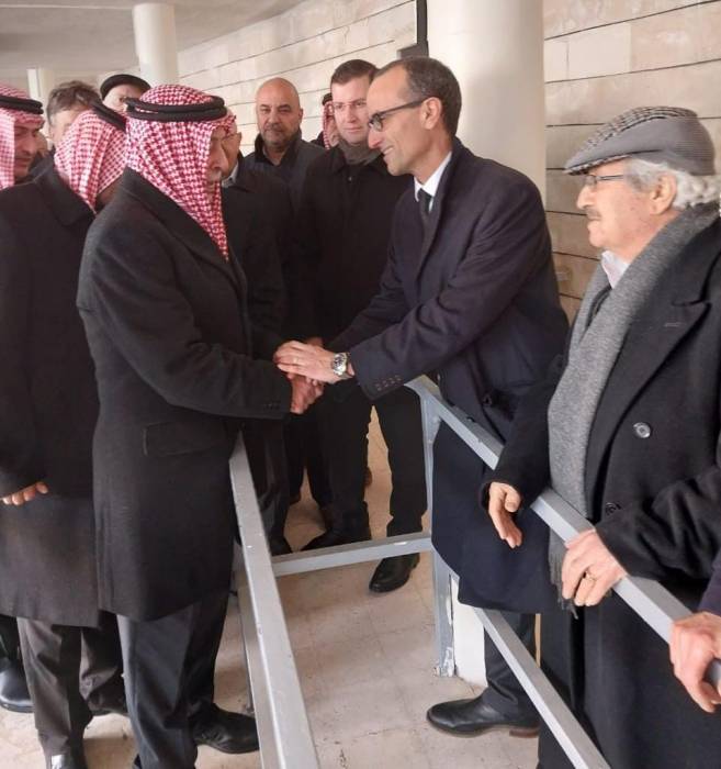 مندوبًا عن الملك ، العيسوي يقدم واجب العزاء لعشيرة البقاعين بوفاة والد مدير مكتب ولي العهد