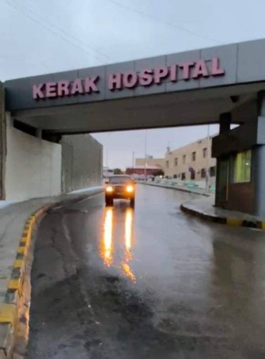 الأشغال تباشر نثر الملح على الطرق المتوقع  تشكل الانجماد عليها