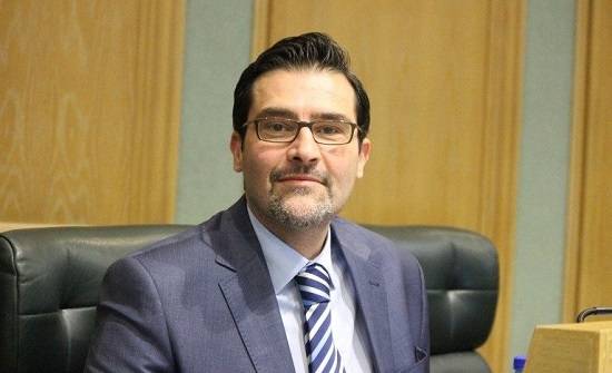 وزير النقل الأسبق خالد سيف: فكرة العودة تراودني...وما اقدر أعيش برا البلد