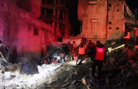 إنهيار مبنى من أربعة طوابق في ريف دمشق بعد هزة مساء الاربعاء