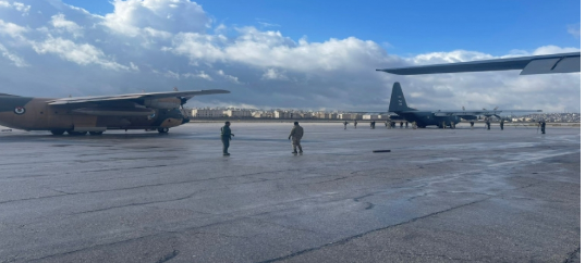 بعد الزلزال المدمر.. دول اكتفت بالإغاثة لتركيا دون سوريا .. فما تعليق الأردن؟