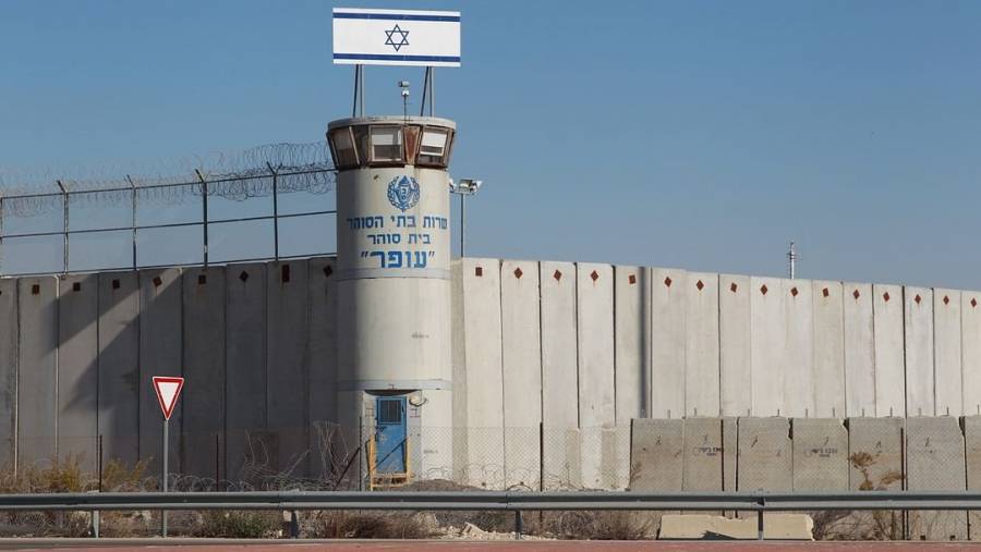 عاجل ..توتر في السجون الإسرائيلية بعد وفاة أسير فلسطيني بسبب الإهمال الطبي