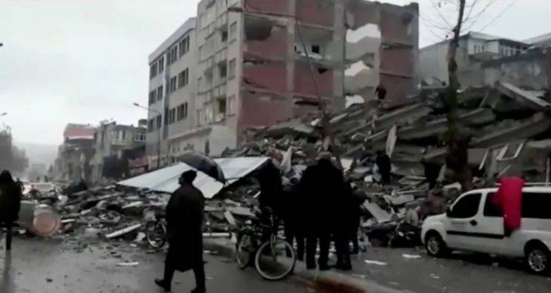 3 طائرات إغاثة ألمانية لدعم ضحايا زلزال تركيا