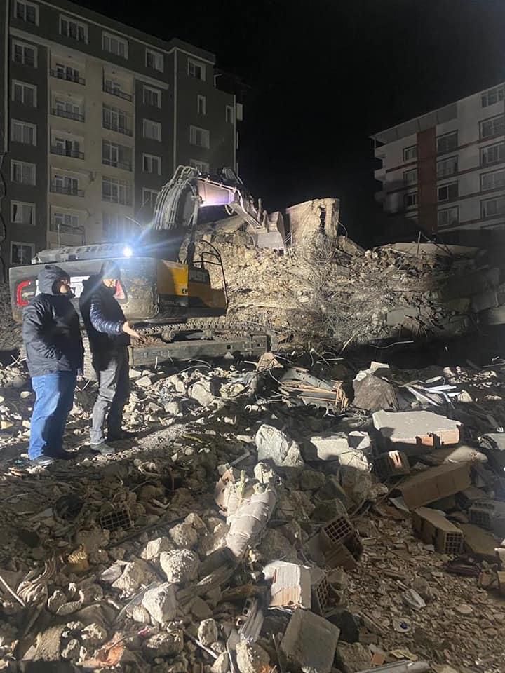 اعضاء السفارة الاردنية يبحثون عن مفقودين بتركيا  صورة