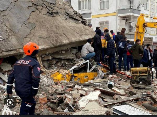 ارتفاع عدد ضحايا الزلزال التركي إلى 20.665 شخصا