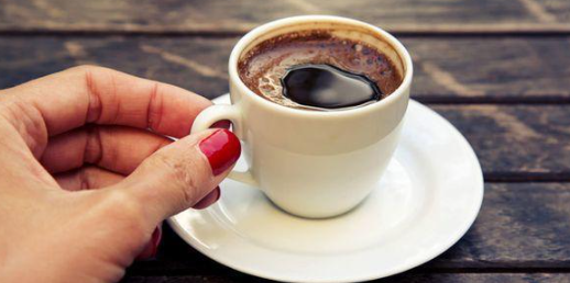 دراسة إيطالية.. كوب قهوة صباحاً يجنبك زيارة الطبيب