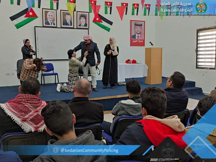 عرضاً مسرحياً في مدرسة سامتا الثانوية للبنين