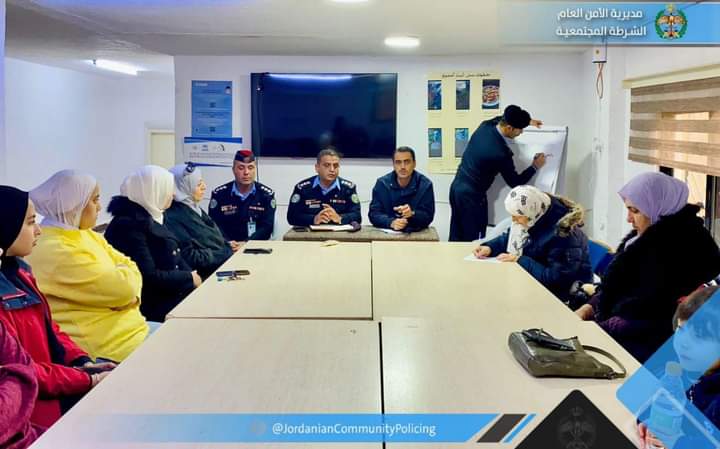 الشرطة المجتمعية تقيم محاضرات توعوية في إقليم الوسط