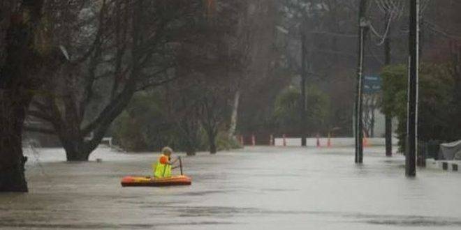 نيوزيلندا تلغي عشرات الرحلات الجوية وتغلق المدارس استعداداً لإعصار غابرييل