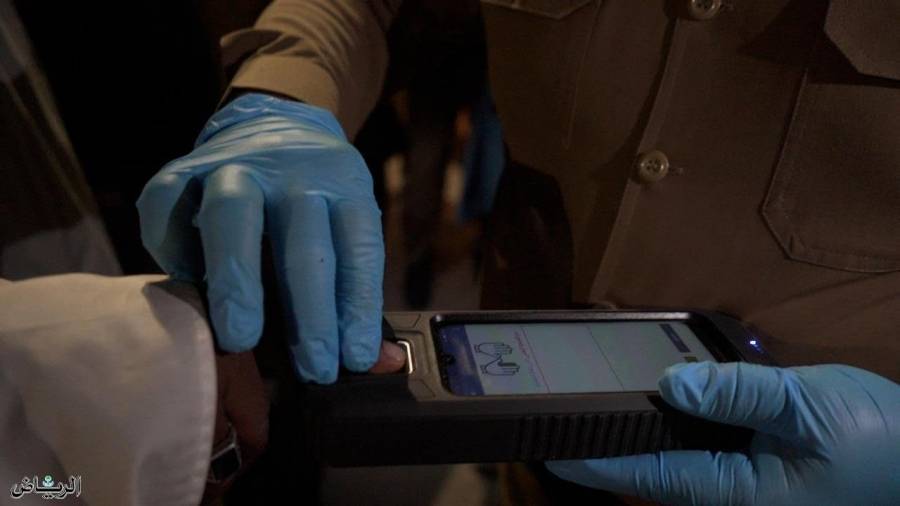 السعودية ..«الداخلية»: الغرامة والحرمان لمن يشغل الوافدين المخالفين للأنظمة