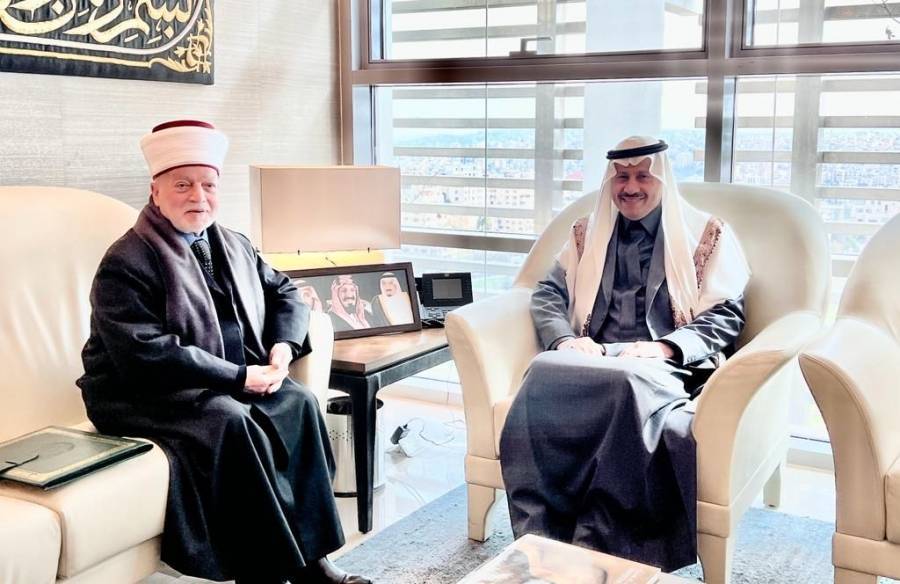 السديري يلتقي مفتي القدس والديار المقدسة وخطيب المسجد الأقصى