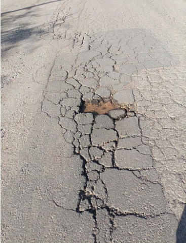 الأمانة: الحفر وهبوطات الطرق الخدمية تعود لأعمال المقاولين