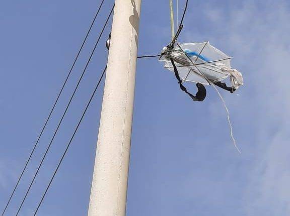 الزام شركة الكهرباء بدفع 27 ألفا لطفل اصيب اثناء التقاطه طائرة ورقية