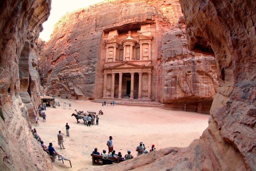 العرب يرفدون دخل الأردن السياحي بـ 1.82 مليار في 2022