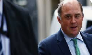 وزير الدفاع البريطاني يستبعد إرسال طائرات مقاتلة إلى أوكرانيا