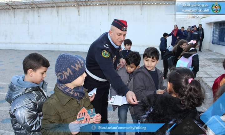 الشرطة المجتمعية تقيم فعاليات توعوية في إقليم الوسط
